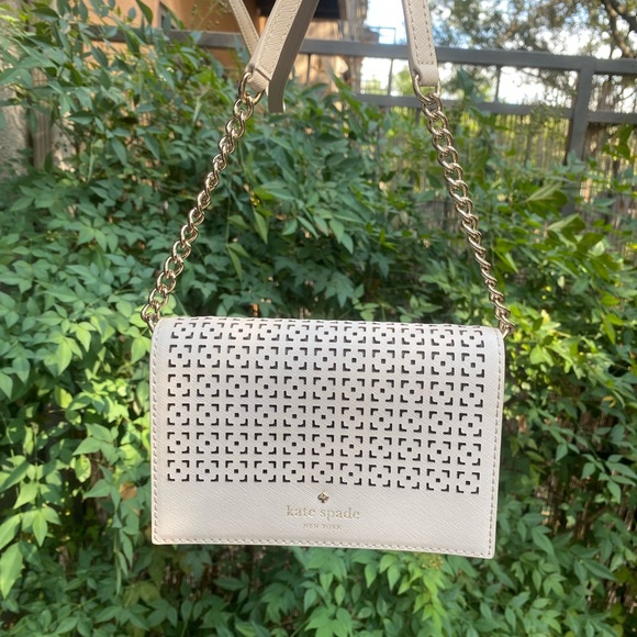 Kate spade crossbody, removable strap - Picture 2 of 8